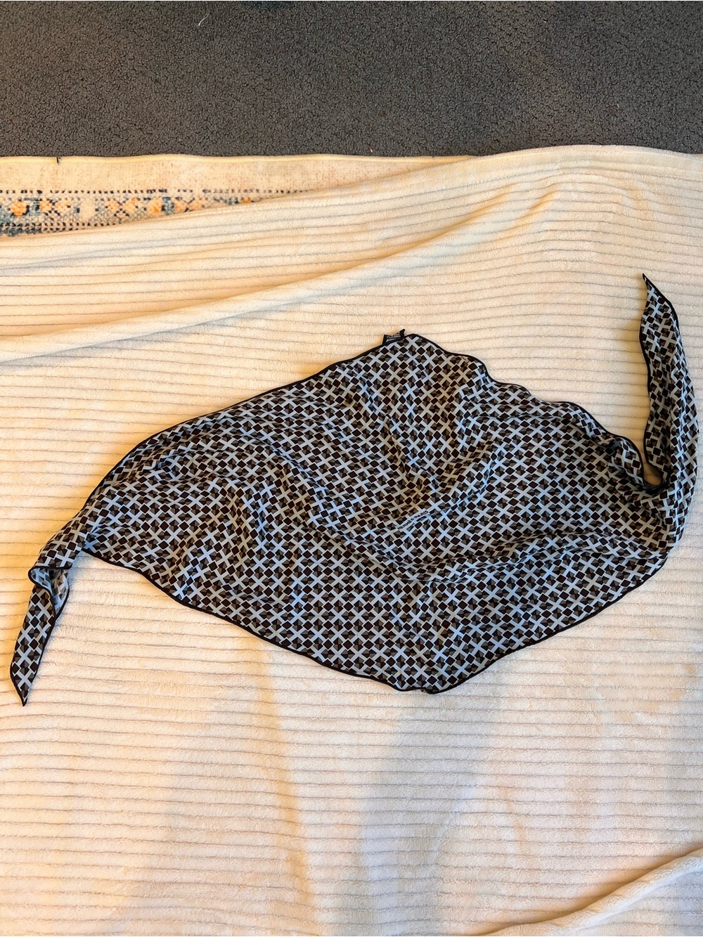Classic blown & blue Geometric Silk Scarf - Women Accessories